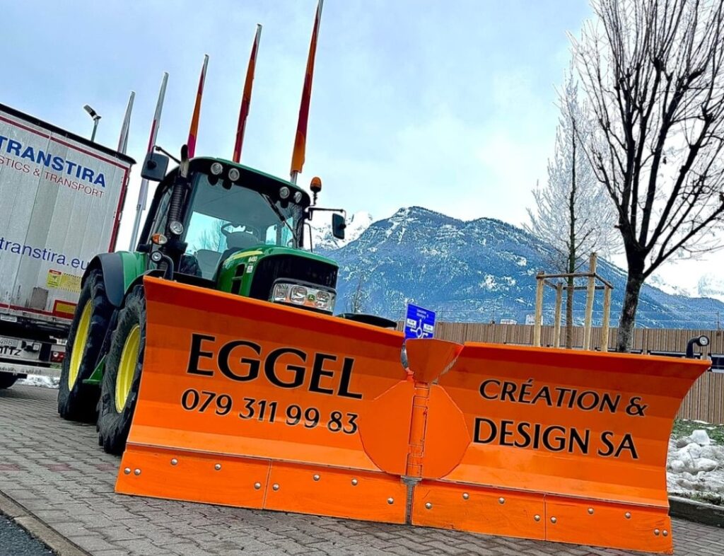 machine - tracteur entreprise Eggel Création & Design SA