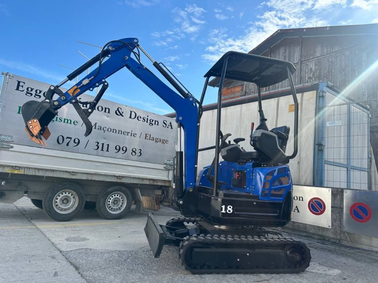 Pelle mécanique lithium ( 100% électrique )  Poids 1,8t