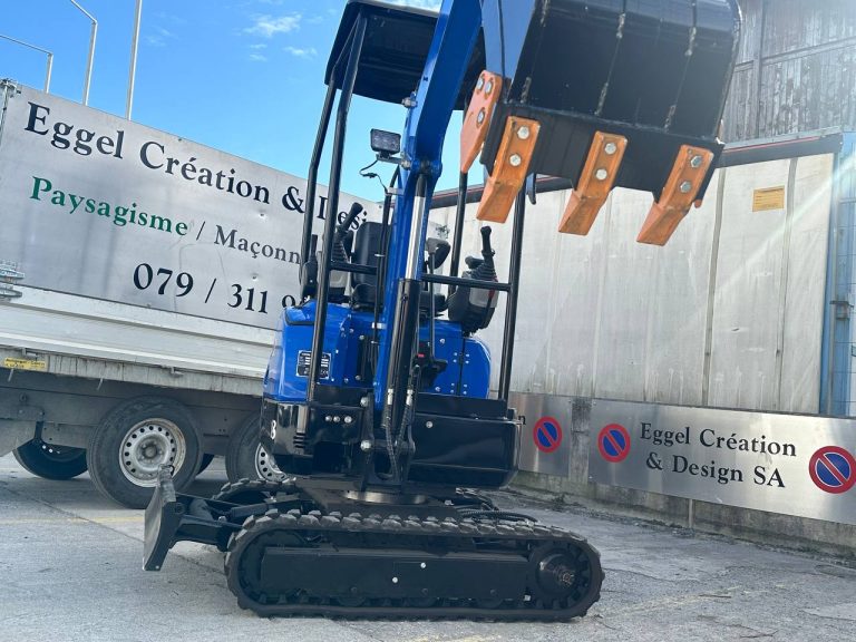 Pelle mécanique lithium ( 100% électrique )  Poids 1,8t